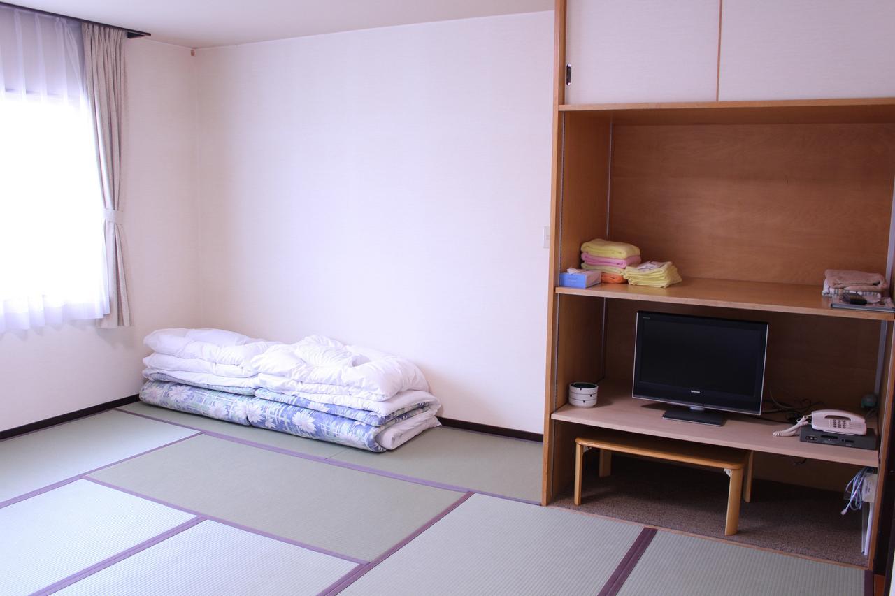 Fuji-Shi Business Hotel Furuiya Ryokan Fuji  Exterior foto